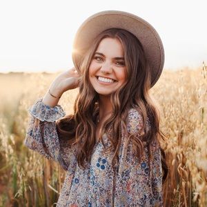 Meet your Posher, Madeleine